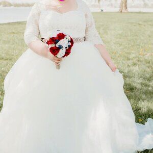 Ivory Oleg Cassini Organza 3/4 Sleeve Wedding Dress Size 22W + Veil, Belt & Slip
